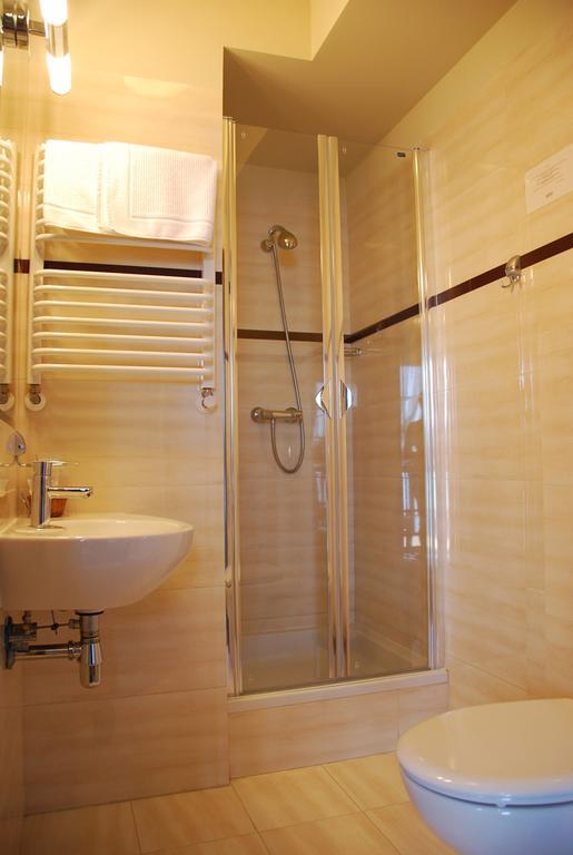 بيسكوبييت Hotel Sloneczny Brzeg الغرفة الصورة